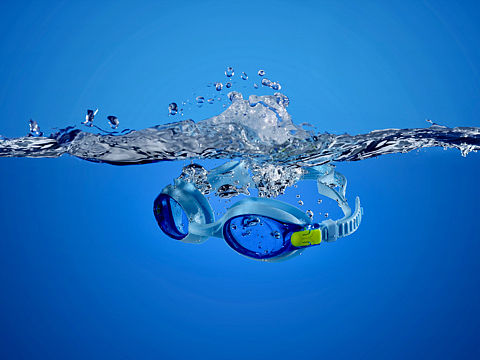 泳镜产品静物场景摄影