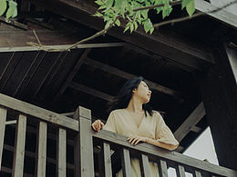 美女2