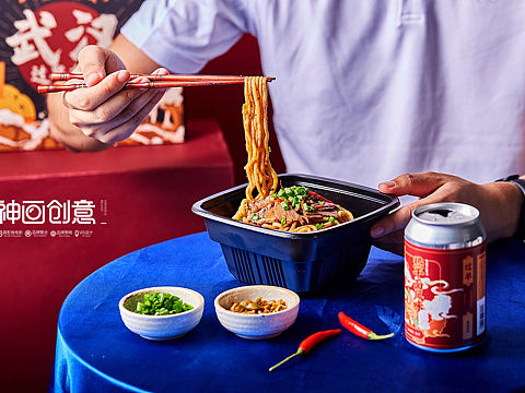 啤酒从此有了武汉味！芝麻酱味啤酒配热干面