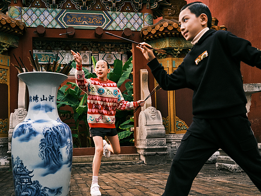 巴拉巴拉「宫」迎新年童装服装 美术作品