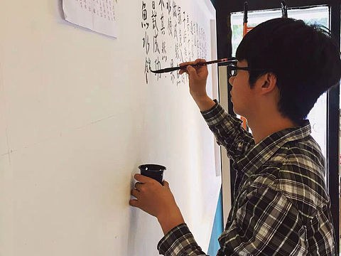 【康记水饺】国画风墙绘，书法配合国画街景。