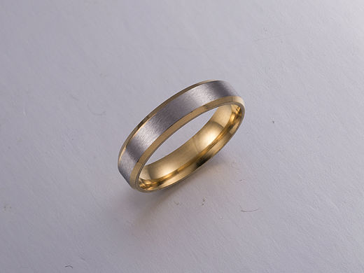 拉絲不銹鋼戒指（個(gè)人主頁-ZMzQ1NTAxMDg=） - 產(chǎn)品攝影 - 站酷設(shè)計(jì)師大菠蘿忄原創(chuàng)素材 - 站酷ZCOOL