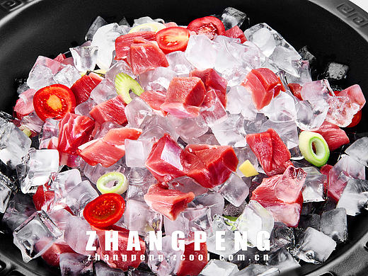 九十九顶毡房冰煮羊肉－摄影师张鹏