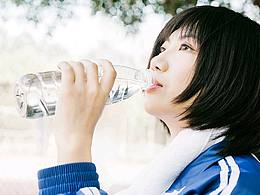 那女孩对我说