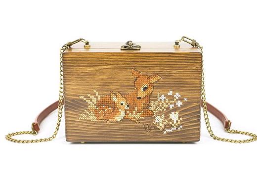 手艺盟原创设计款 麋鹿刺绣木包