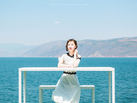 洱海白桌子