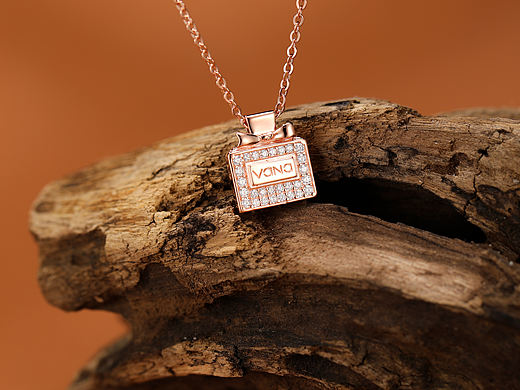 珠寶首飾拍攝項(xiàng)鏈攝影（個(gè)人主頁-ZNjAxODc5NjA=） - 產(chǎn)品攝影 - 站酷設(shè)計(jì)師仙女鶴兒原創(chuàng)素材 - 站酷ZCOOL