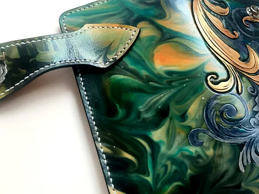 纯手工意大利进口植鞣雕刻头层牛皮花卉唐草纹综合染色长夹