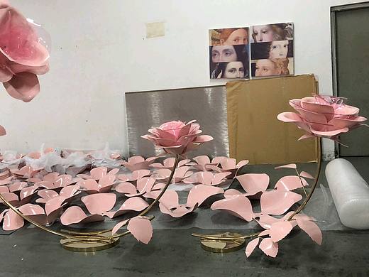 亞克力熱彎花（個人主頁-ZNTMyMzIwMTI=） - 展陳設(shè)計 - 站酷設(shè)計師Leon櫥窗道具原創(chuàng)素材 - 站酷ZCOOL