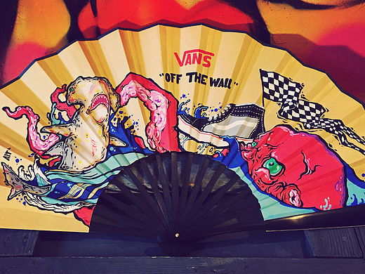 AIT&quot; X Vans 手绘折扇