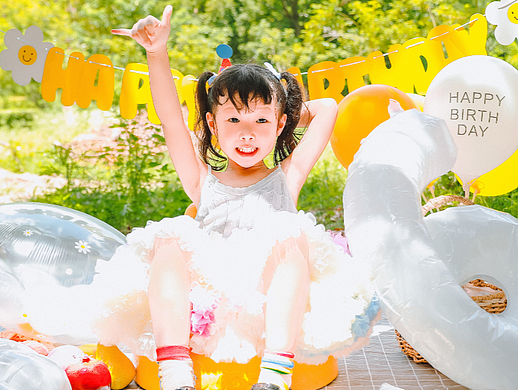 儿童户外生日写真