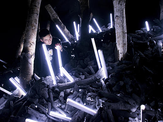 《玻璃三部曲》之梦魇