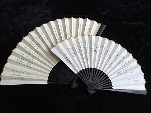 情侣的夏天,当然要有情侣的扇子