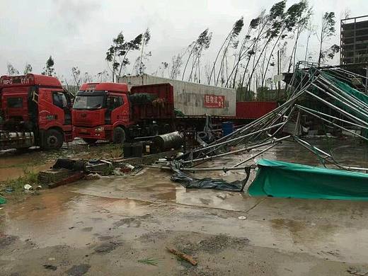 厦门“莫兰蒂”台风袭卷艾必胜汽修厂