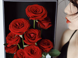 鲜花、鲜花礼盒、七夕花礼、红玫瑰花盒