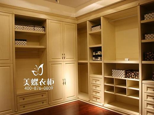 成都定制家具—实木定制衣柜