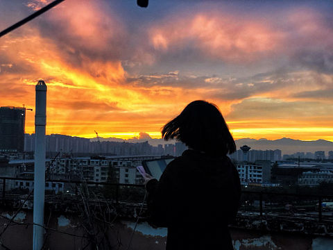 成都2019年4月10日晚霞（個人主頁-ZMzUwNTQyNzI=） - 風(fēng)光攝影 - 站酷設(shè)計師close的記錄原創(chuàng)素材 - 站酷ZCOOL