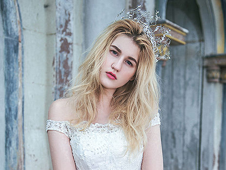 凡尔赛玫瑰一字肩