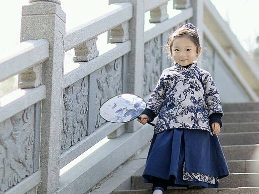 君生时我未生,我生时君未老。