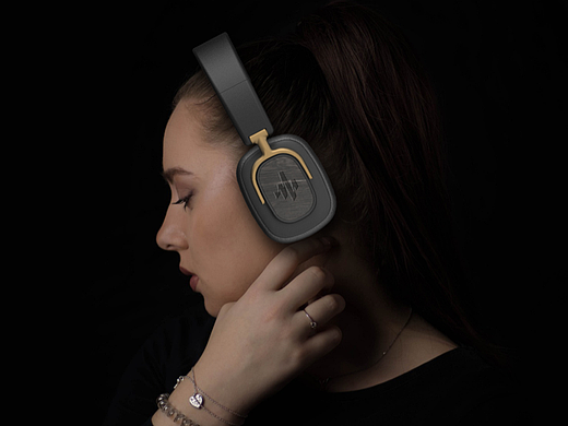 监听耳机 / MONITOR HEADPHONE