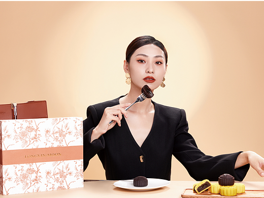 龍吟九品 月餅禮盒模特拍攝（個(gè)人主頁(yè)-ZNjYxNjMxOTI=） - 美食攝影 - 站酷設(shè)計(jì)師云影視覺(jué)原創(chuàng)素材 - 站酷ZCOOL