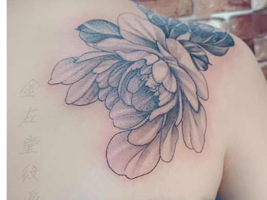 后背素花背部纹身修改老旧纹身水冶纹身金左堂