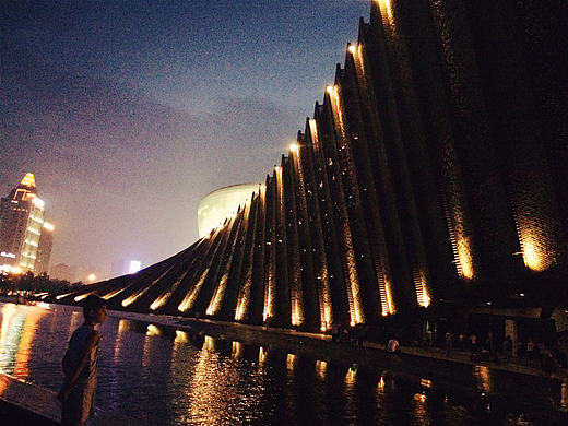 少年不知为何愁