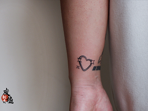 forever图腾英文纹身