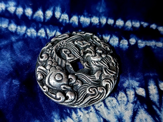 银鱼化龙年年有余纹钱币