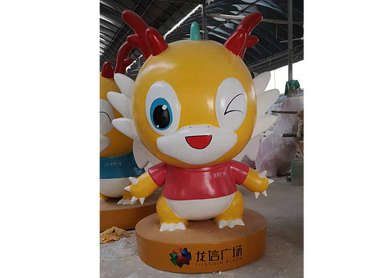 龙信广场卡通玻璃钢雕塑摆件美陈装饰布置