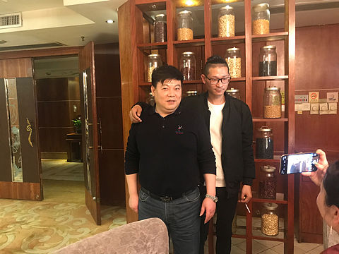 狂人望慈公何文雍大先生