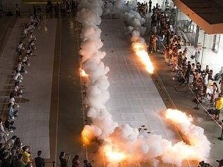 《九级浪》—蔡国强