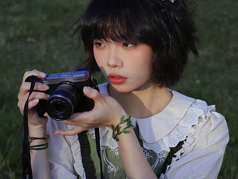 春日青绿少女