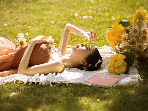 如果夏天有颜色  阳光 草地 树林  森系 小清新