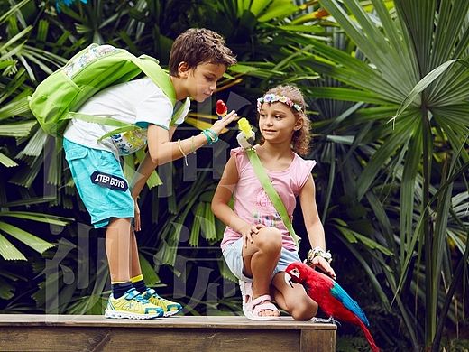 特步童装形象大片