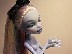 Monster High Doll 雪女改妝（個人主頁-ZMjQ3NDYwOA==） - 手辦/模玩 - 站酷設(shè)計師漫漫魚慢慢游原創(chuàng)素材 - 站酷ZCOOL