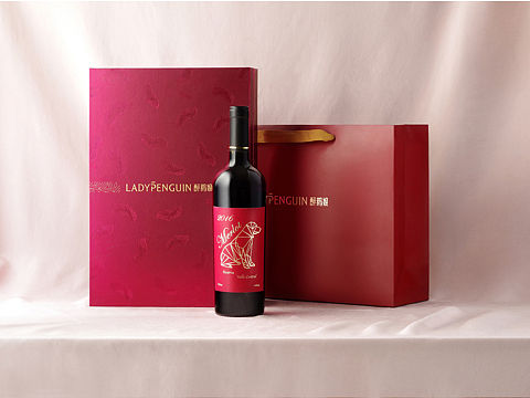 狗年红酒酒标礼盒设计