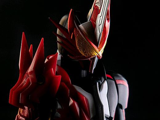 SHF 假面骑士圣刃Saber