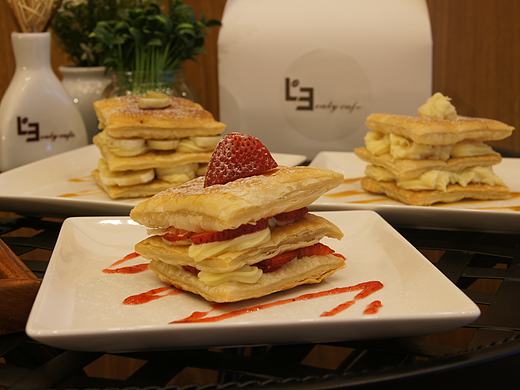 旖旎咖啡（個人主頁-ZNjkwMDc0NA==） - 品牌 - 站酷設(shè)計師康華輝原創(chuàng)素材 - 站酷ZCOOL