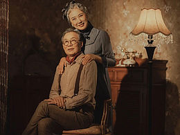 母女结婚纪念照/