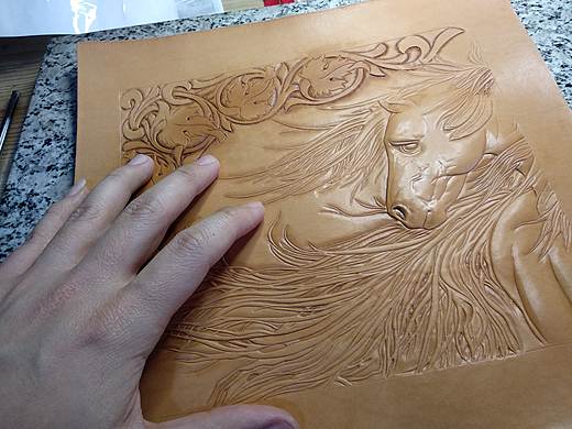 皮雕印第安骏马拉链长夹