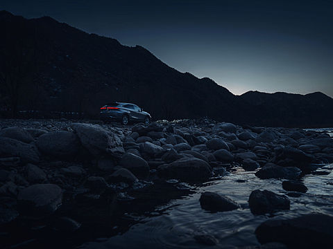 汽車攝影 | 修圖--豐田凌放（個(gè)人主頁-ZNTk5NDYxNDQ=） - 產(chǎn)品攝影 - 站酷設(shè)計(jì)師楊卓z原創(chuàng)素材 - 站酷ZCOOL