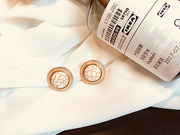 手作之復(fù)古白松石耳釘