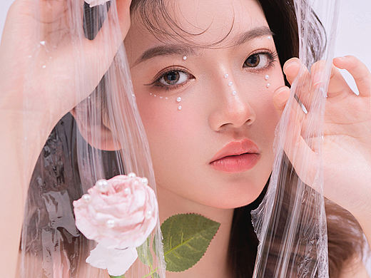 保鲜膜拍照📸少女写真
