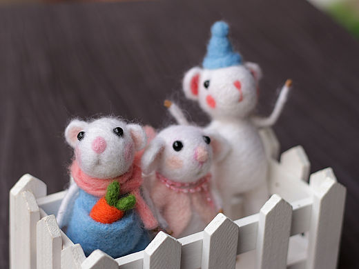 三只毛氈小老鼠之遇見人類（個(gè)人主頁(yè)-ZMTQyMTI3OTY=） - 手辦/模玩 - 站酷設(shè)計(jì)師涼白開太涼原創(chuàng)素材 - 站酷ZCOOL