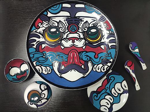 艺术陶瓷盘子彩绘