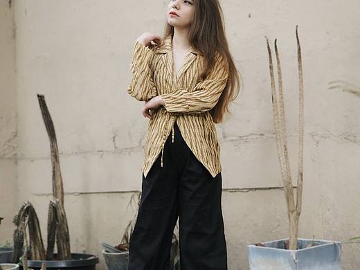 毕设作品黄色不规则条纹系带衬衫