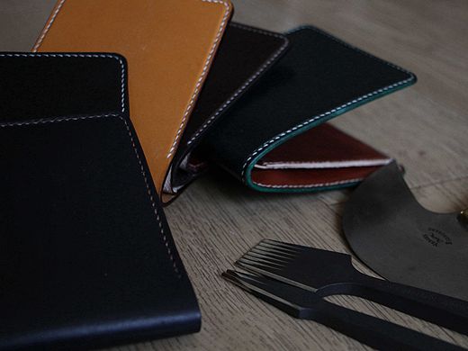 经典才是永恒,一款英伦简约款的马缰革短夹