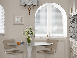 当家乡入冬的时候，列车到站以后。