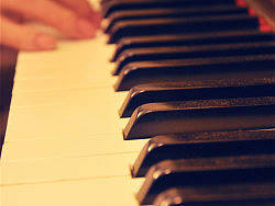 Fingertips Missing/指尖的思念（個(gè)人主頁(yè)-ZNDcxODEy） - 產(chǎn)品攝影 - 站酷設(shè)計(jì)師大貍大貍原創(chuàng)素材 - 站酷ZCOOL